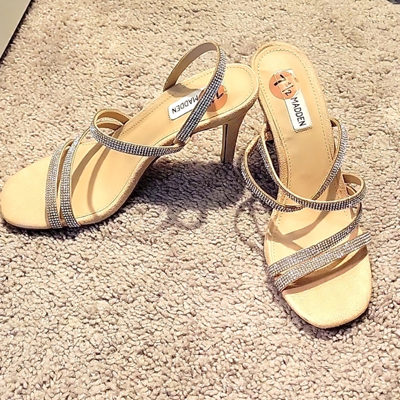 Steve Madden Size 7.5 Heels - Picture 1 of 1